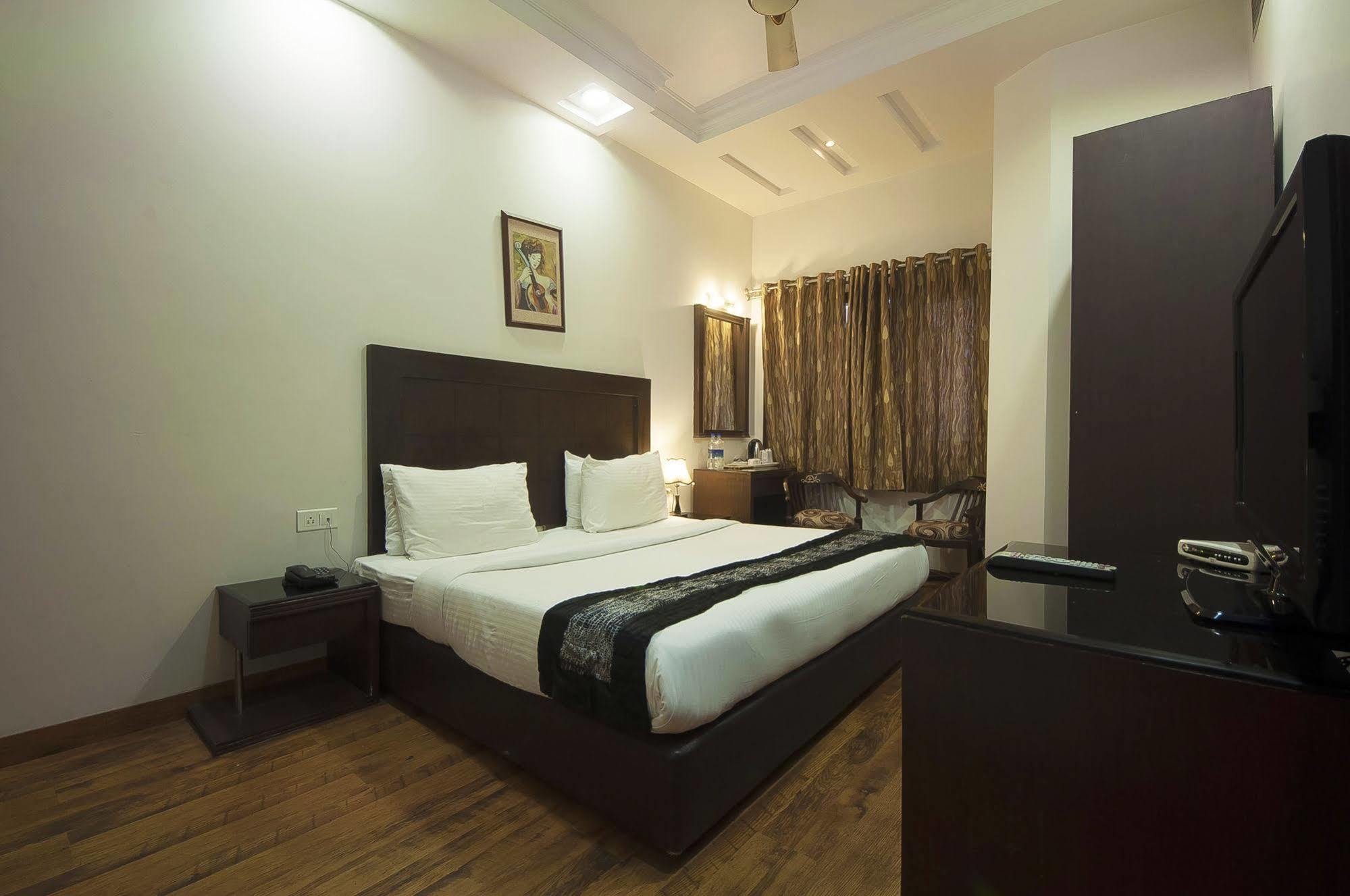 Hotel Prems Paradise Amritsar Exterior foto